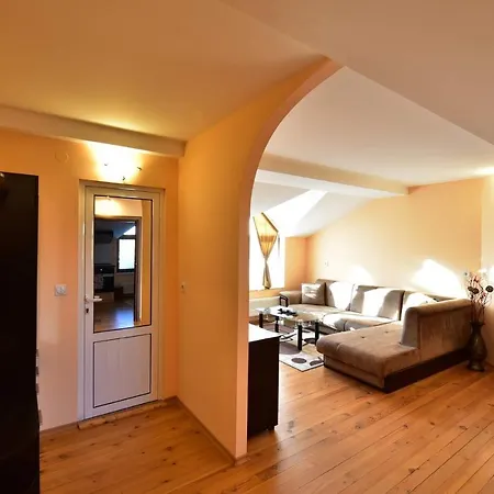 Yunchov Guest House Apartment *