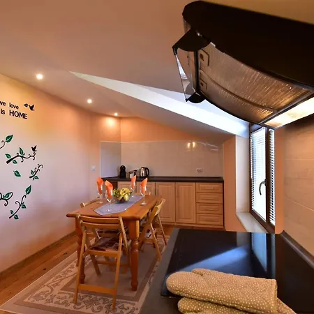 Apartment Yunchov Guest House *