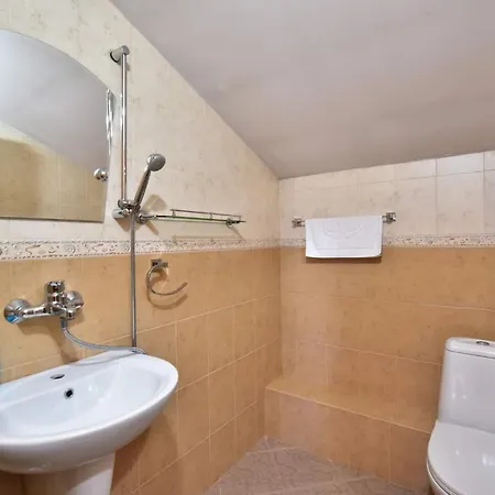 Apartment Yunchov Guest House