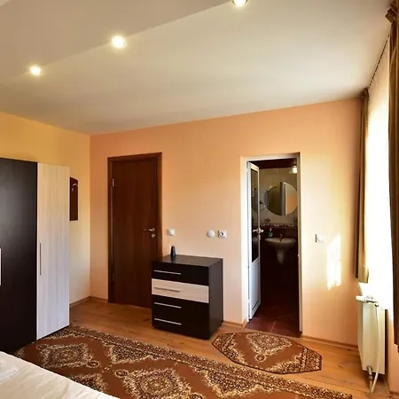 Yunchov Guest House Apartment *